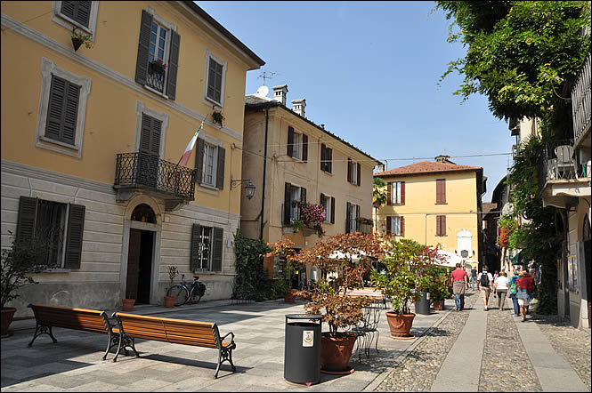 Les rues et places d'Orta